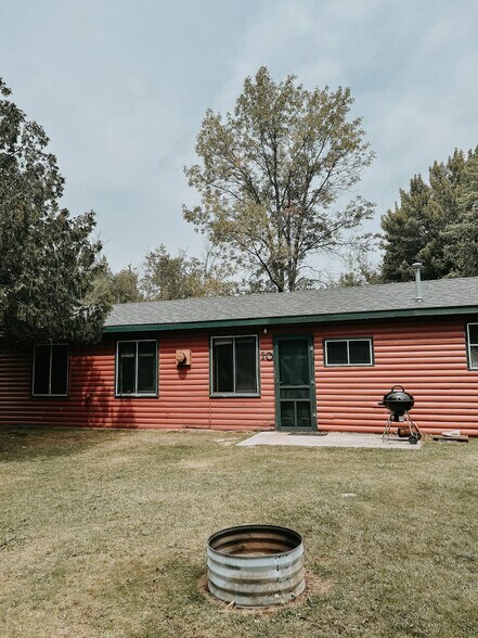 More Photos Of W17461 Norton Rd, Gould City Hotel For Sale