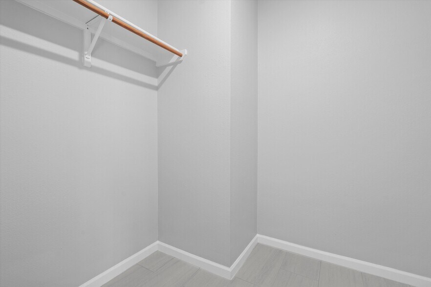 More Photos Of 113 Holmstrom St, Hutto Specialty For Sale