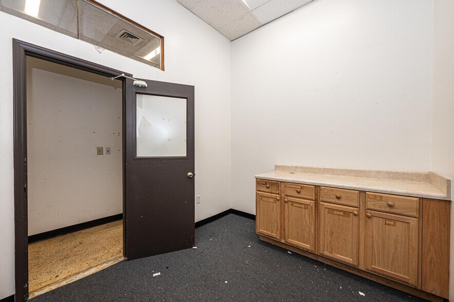 More Photos Of 721 Malcolm Blvd, Rutherford College Medical For Lease