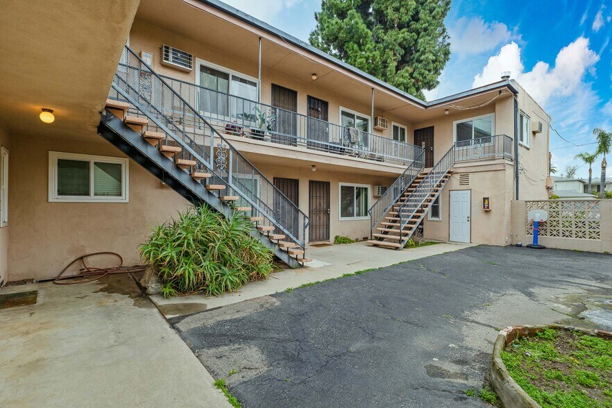 More Photos Of 5333 Bellingham Ave, Valley Village Apartments For Sale