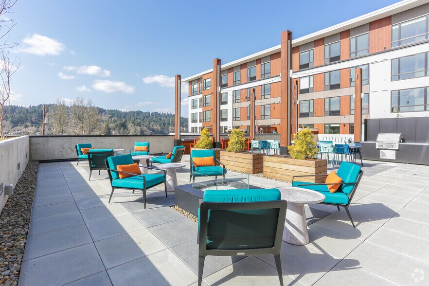 More Photos Of 11125 SE 21st St, Milwaukie Apartments For Lease
