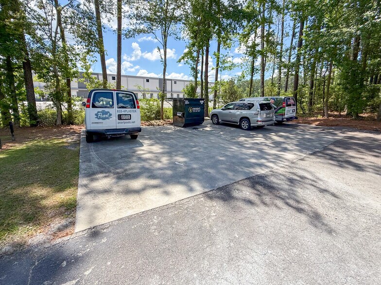 More Photos Of 4663 Franchise St, North Charleston Flex For Lease