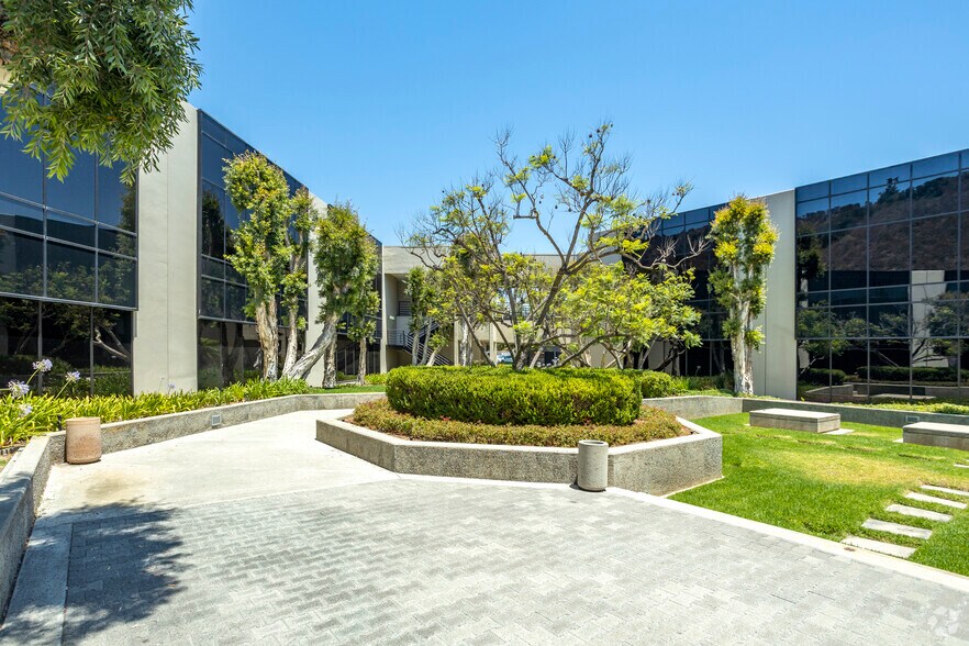 More Photos Of 3914 Murphy Canyon, San Diego Unknown For Lease