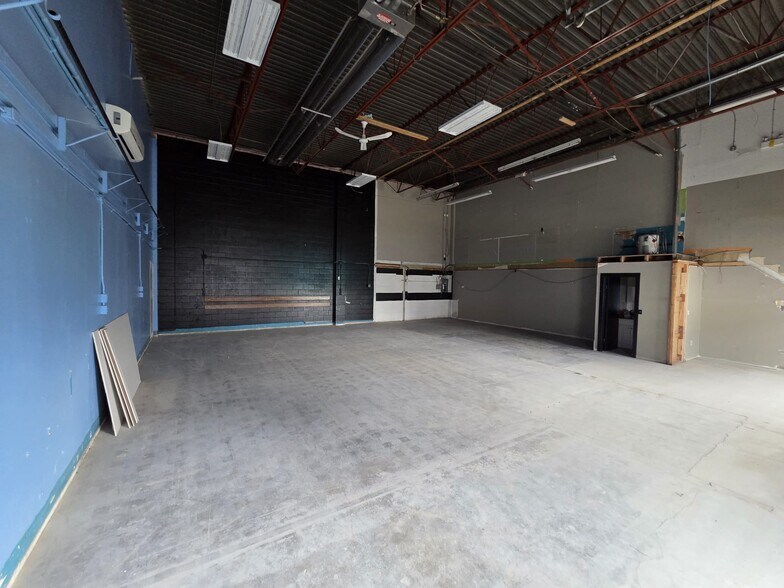 More Photos Of 20131-20133 Industrial Ave, Langley Warehouse For Lease