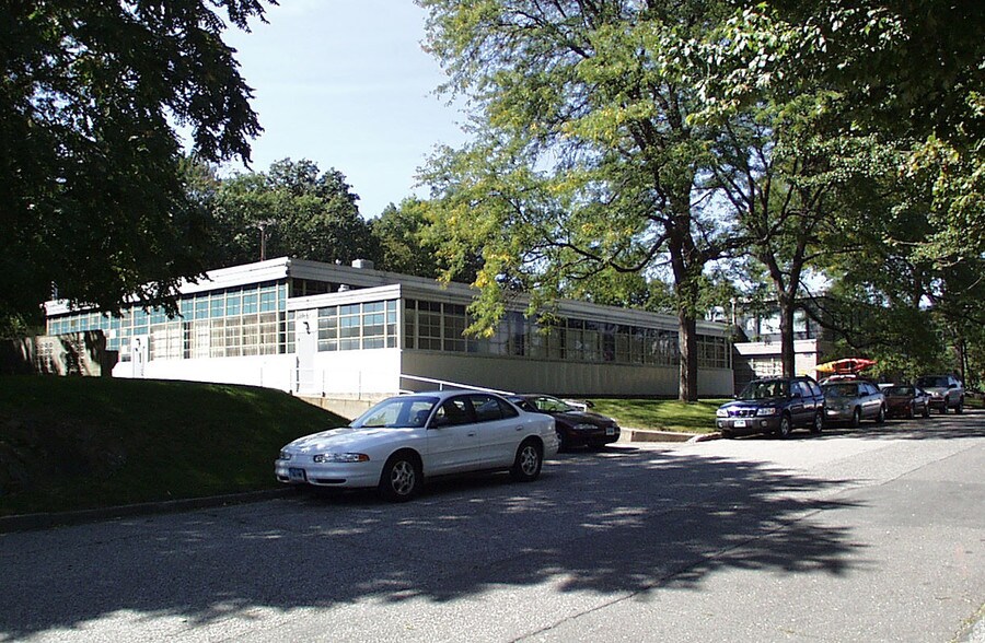 Primary Photo Of 1 Lacey Pl, Southport Flex For Sale