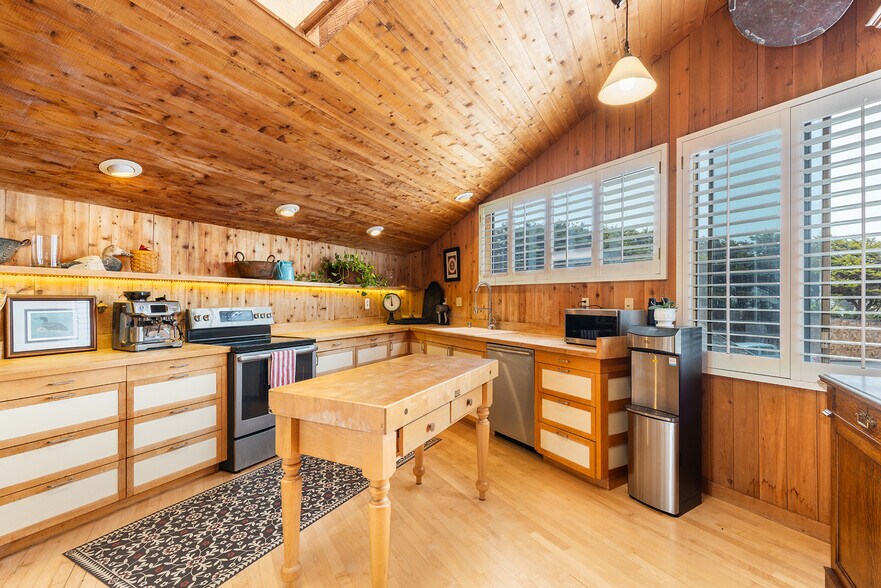 More Photos Of 537 S Highway 1, Bodega Bay General Retail For Sale