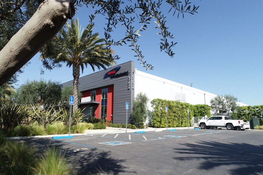 Primary Photo Of 17036 Avalon Blvd, Carson Manufacturing For Sale