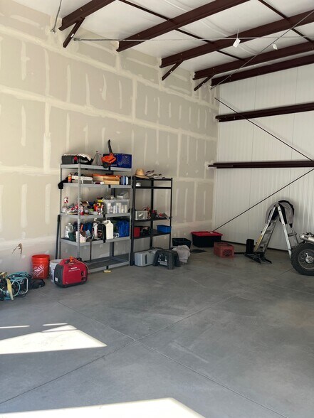 More Photos Of 2700 N Lake Valley Rd, Prescott Valley Light Distribution For Sale