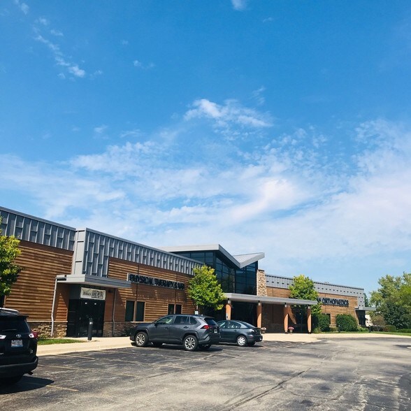 More Photos Of 1110-1124 Schick Rd, Bartlett Medical For Lease