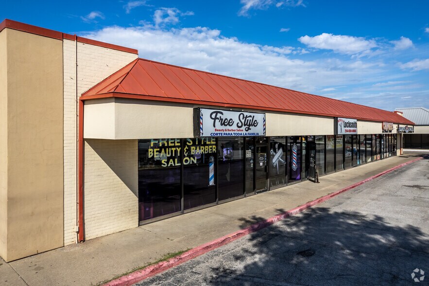 More Photos Of 1235 S Josey Ln, Carrollton Unknown For Lease