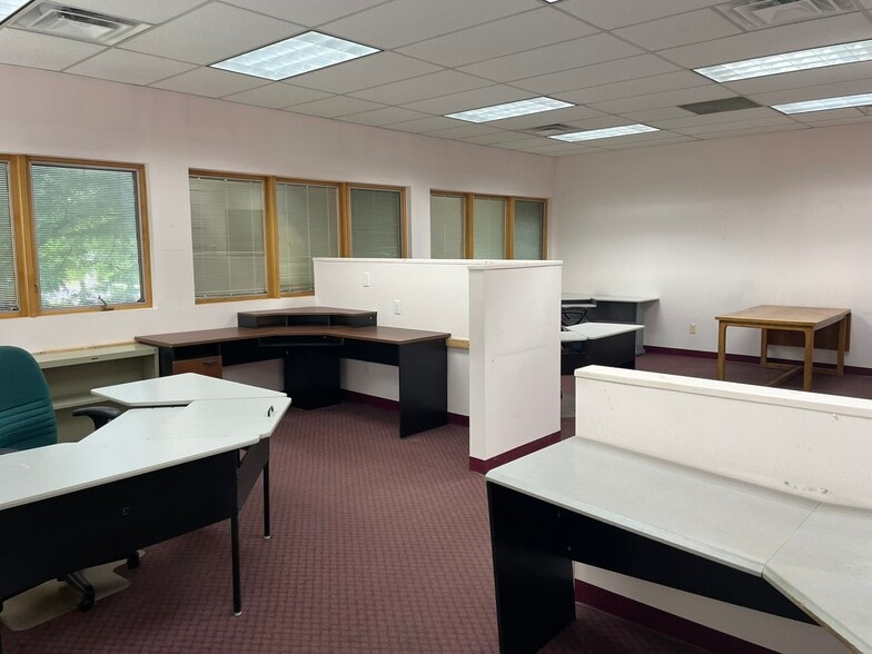 More Photos Of 1735 Central Ave, Albany Office For Sale