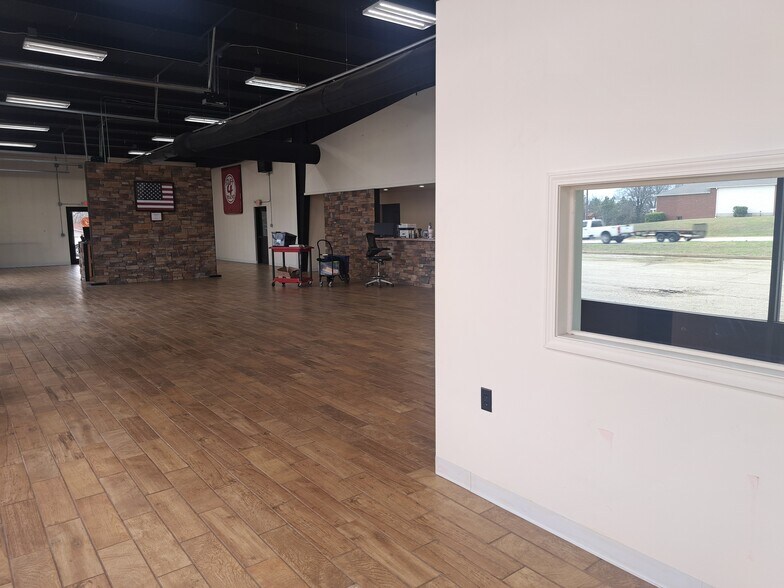 More Photos Of 4602 N US Highway 63, West Plains Flex For Sale