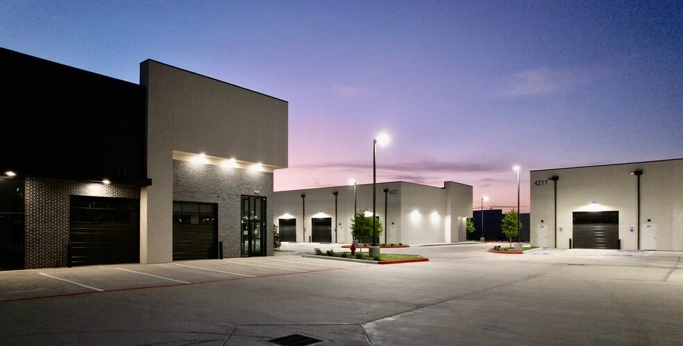 More Photos Of 4213 S Main St, Stafford Unknown For Lease