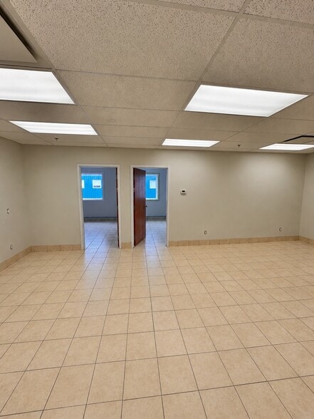 More Photos Of 8800 Venture Av SE, Calgary Warehouse For Lease