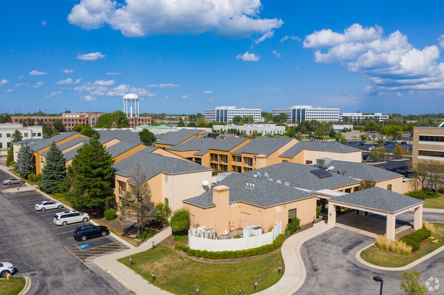 More Photos Of 800 Lake Cook Rd, Deerfield Hotel For Sale