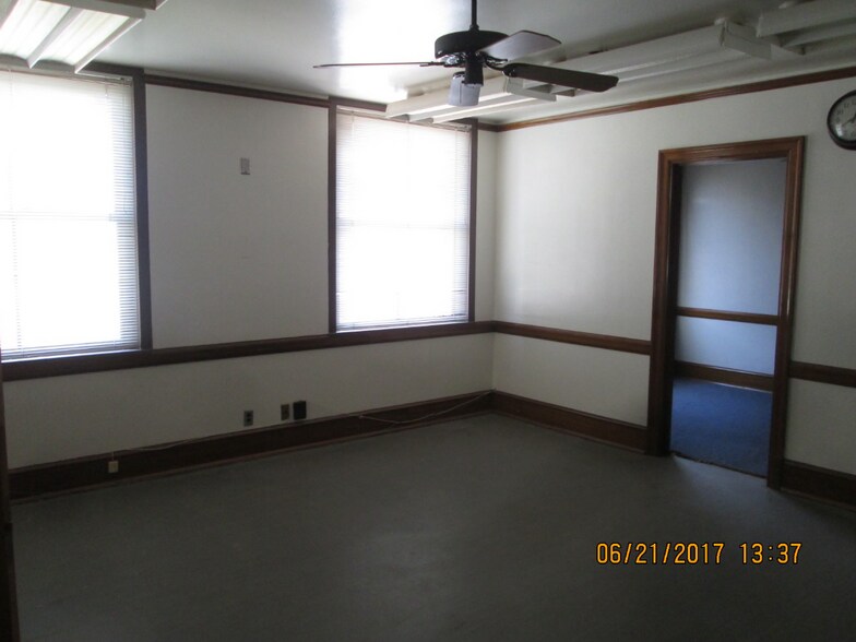 More Photos Of 504 S 5th Ave, Safford Post Office For Lease