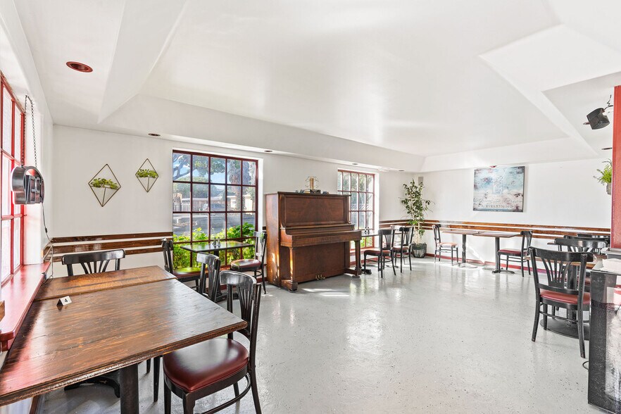 More Photos Of 21245 E Cliff Dr, Santa Cruz Storefront Retail Office For Lease