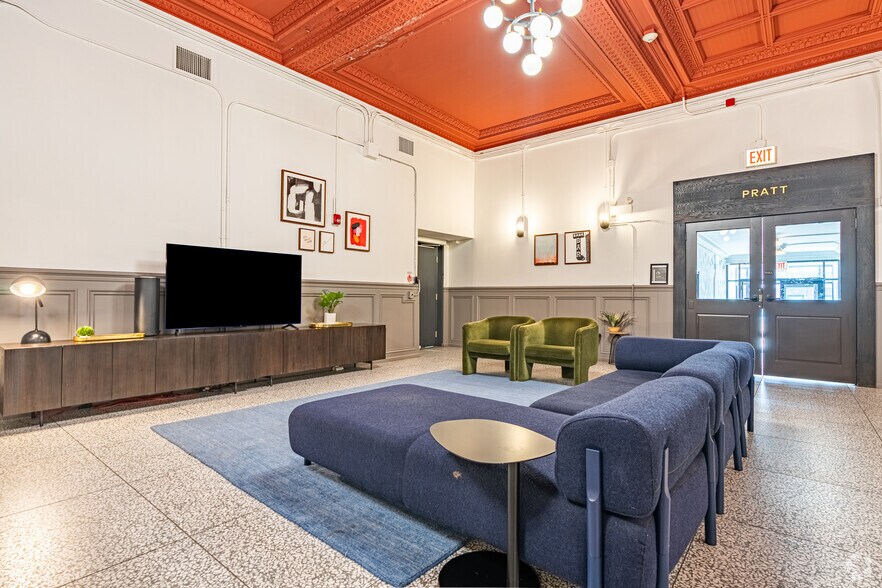 More Photos Of 6805 N Sheridan Rd, Chicago Apartments For Lease