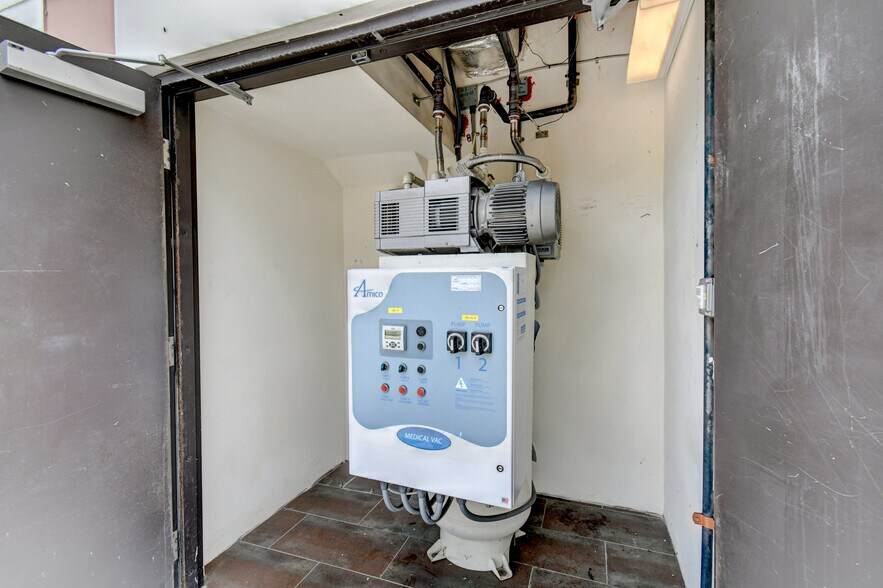 More Photos Of 2314 Seacrest Blvd, Boynton Beach Medical For Lease