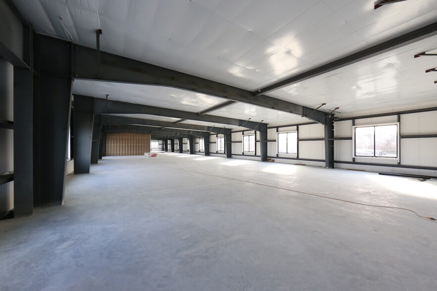 More Photos Of 140 Ace St, Fall River Light Manufacturing For Lease