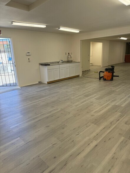 More Photos Of 2846 El Portal Dr, San Pablo Storefront Retail Residential For Lease