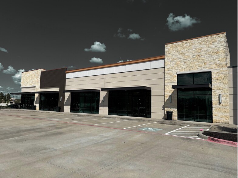 More Photos Of 9630 N Sam Houston Pky E, Humble Storefront For Lease