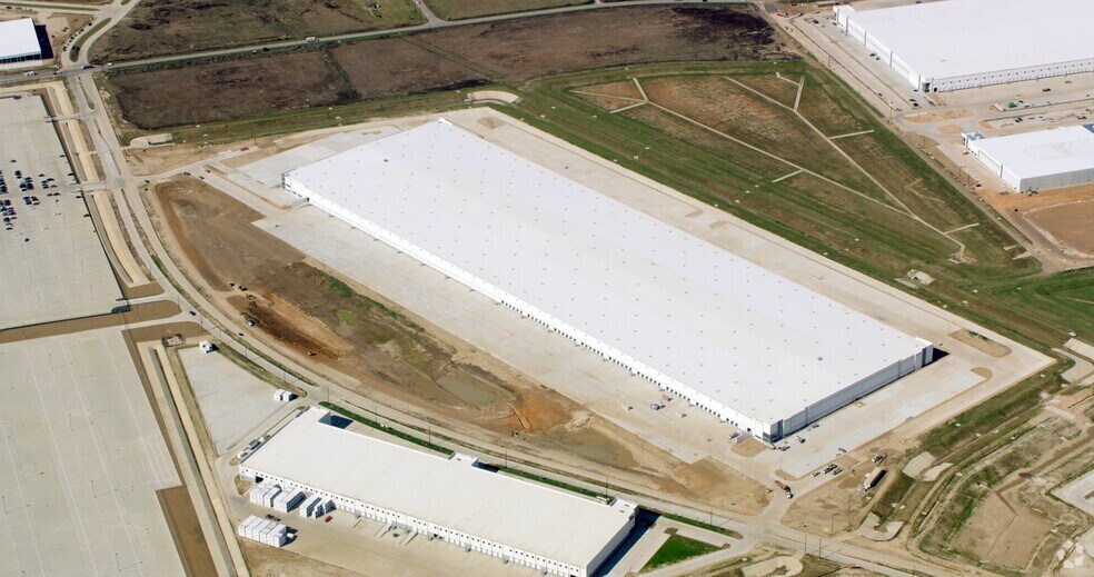 More Photos Of 31270 Kingsland Blvd, Brookshire Distribution For Sale