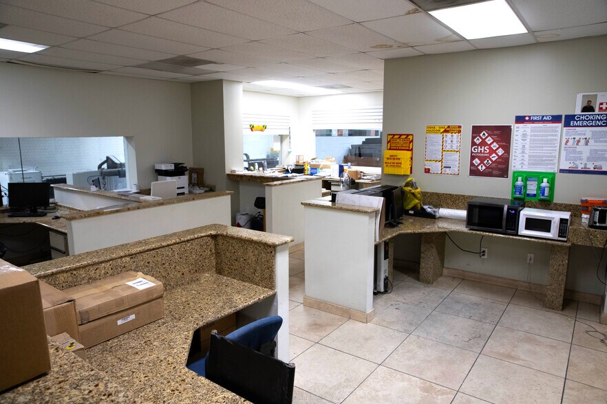 More Photos Of 3400 Windom Rd, Brentwood Manufacturing For Sale