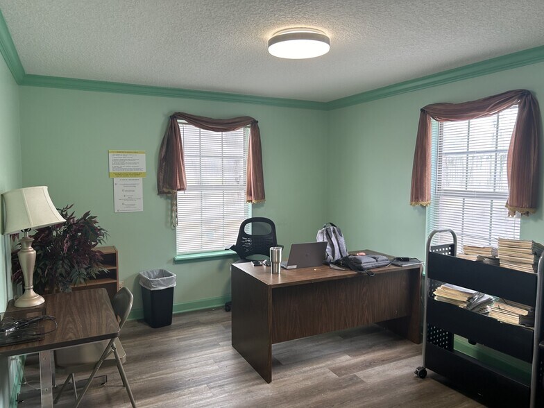 More Photos Of 200 Mission Rd, Palatka Medical For Sale