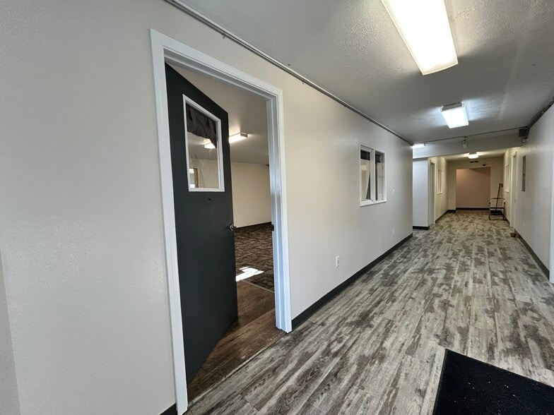 More Photos Of 1065 Tefft St, Corvallis Office For Lease