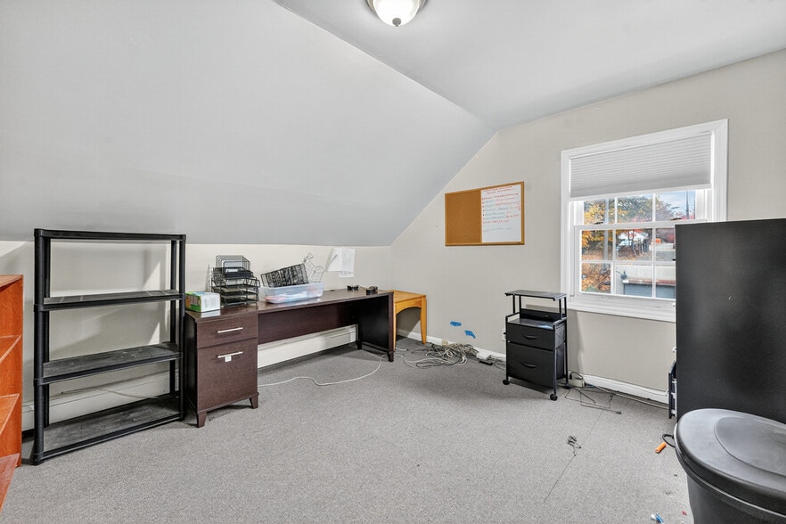 More Photos Of 160 Bloomfield Ave, Verona Storefront Retail Office For Sale