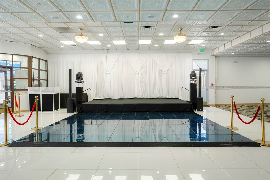 More Photos Of 9445 Park Meadows Dr, Lone Tree Restaurant For Sale