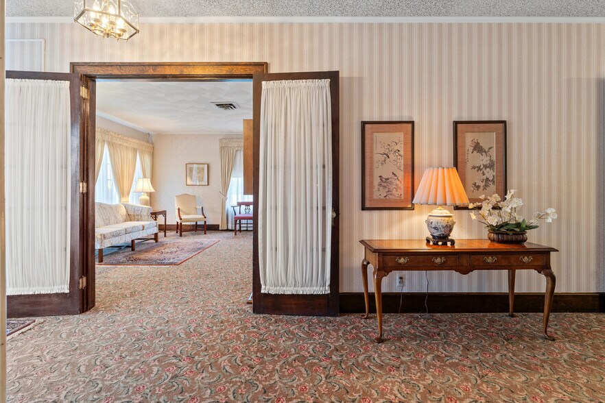 More Photos Of 150 Main St, Johnson City Medical For Sale