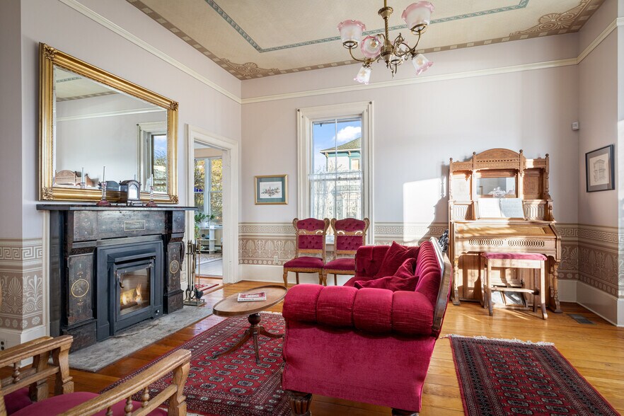 More Photos Of 704 N Main St, Coupeville Hospitality For Sale