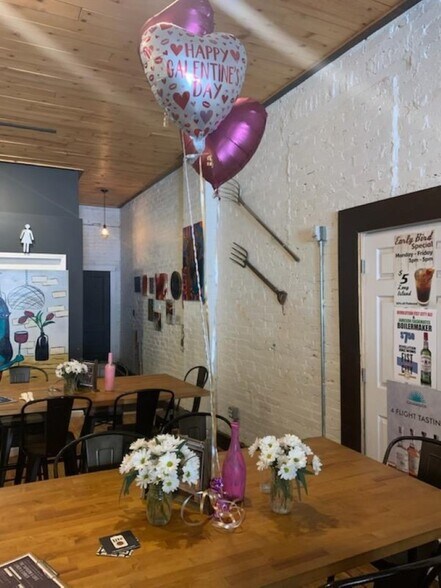 More Photos Of 104 N 6th St, Quincy Restaurant For Lease