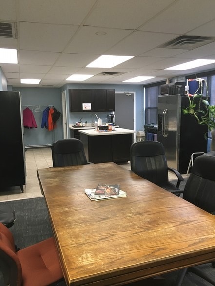 More Photos Of 4664 N Lowell Ave, Chicago Warehouse For Lease