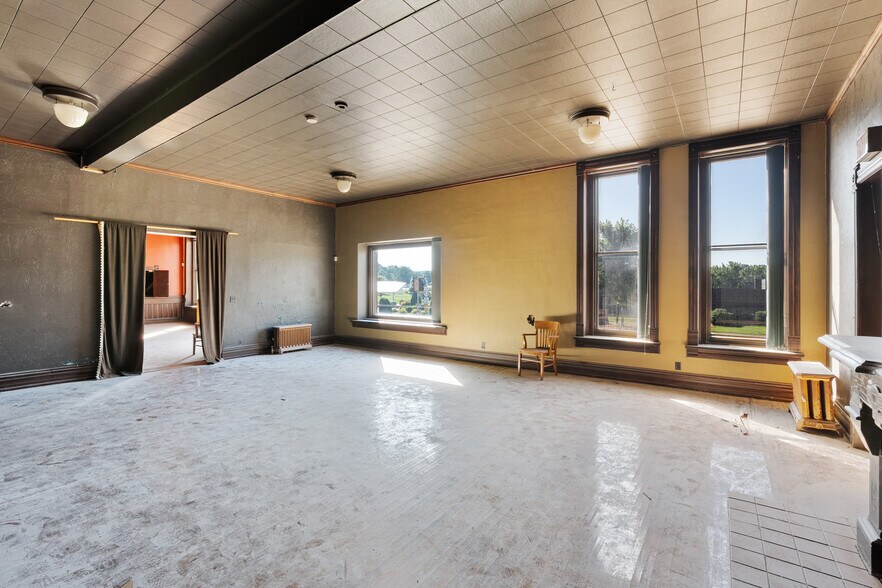 More Photos Of 2 Bay St, Chippewa Falls Storefront Retail Office For Sale