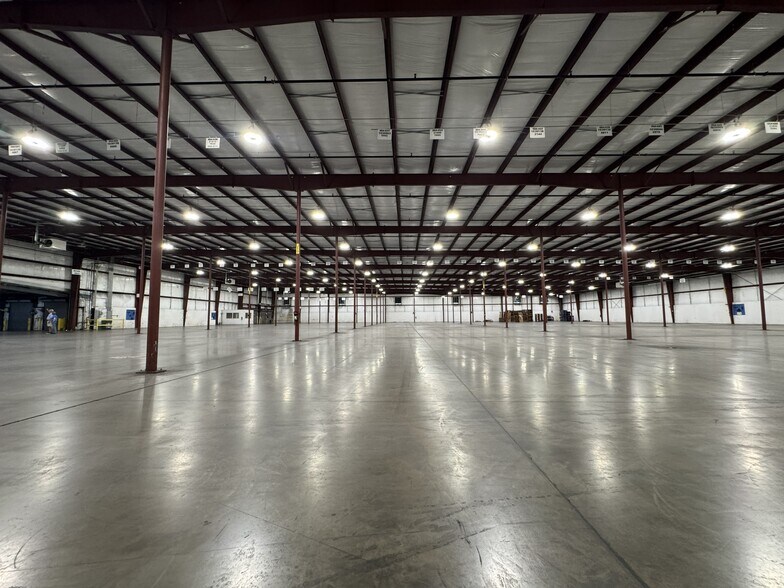 More Photos Of 555 Matthews Dr, Canton Warehouse For Lease
