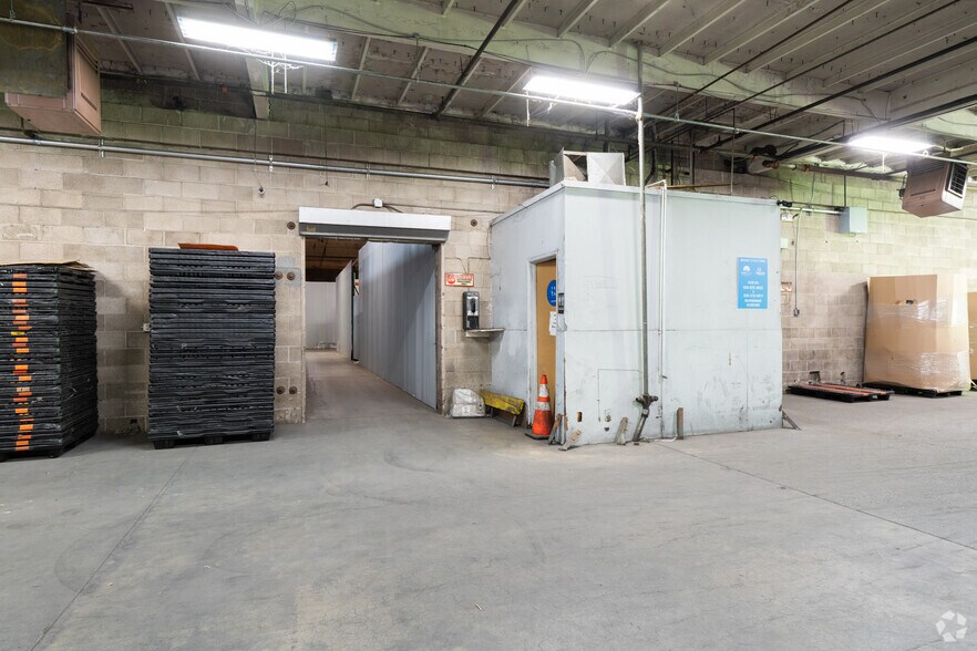 More Photos Of 1931 G St, Fresno Warehouse For Lease