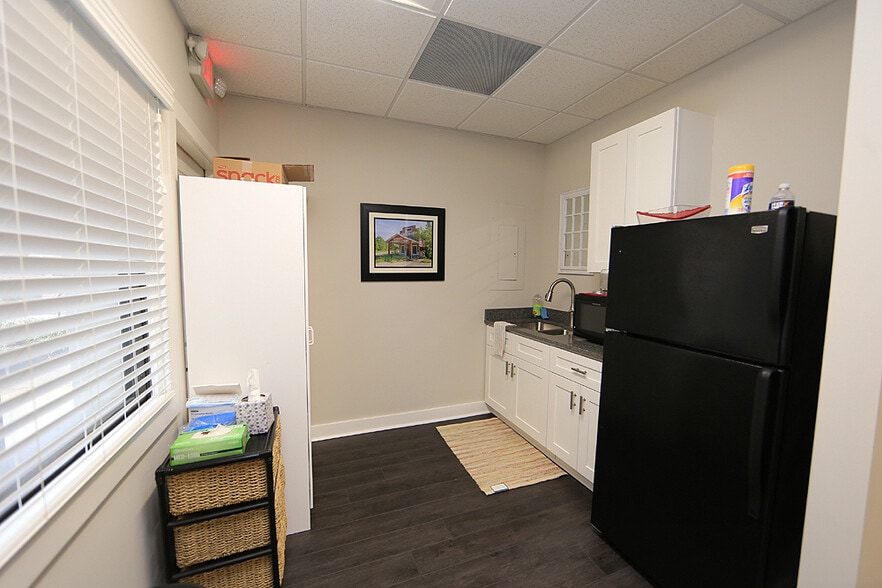 More Photos Of 1906 E Highway 54, Durham Unknown For Lease