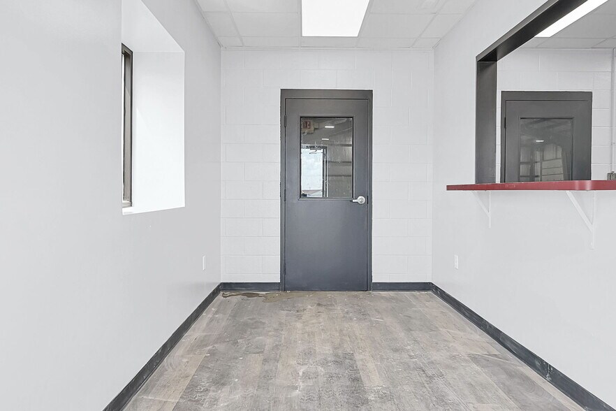More Photos Of 10640 Lancaster Rd, Hebron Unknown For Lease