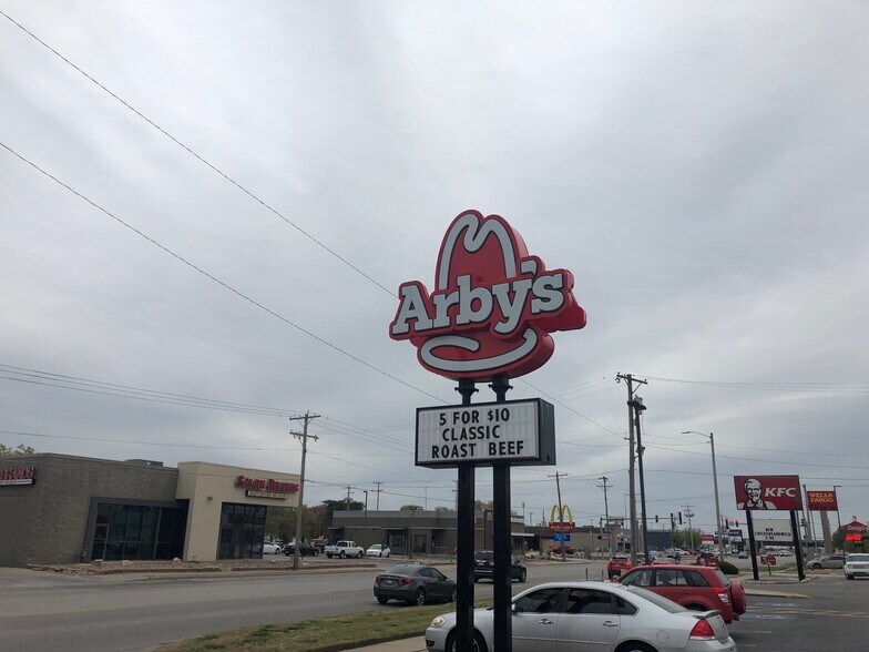 More Photos Of 434 S West St, Wichita Freestanding For Sale
