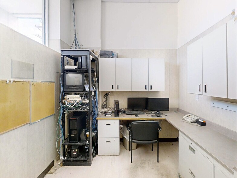 More Photos Of 5430 Peach St, Erie Drugstore For Sale