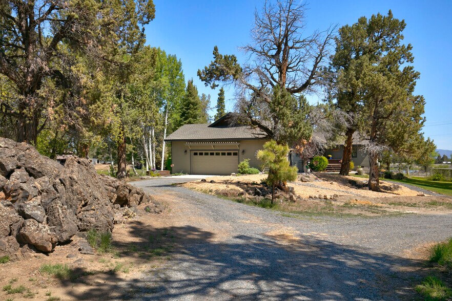 More Photos Of 61212 Obernolte Rd, Bend Specialty For Sale