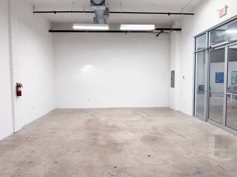 More Photos Of 350-370 NE 75th St, Miami Office For Lease