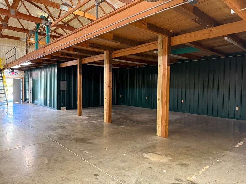 More Photos Of 2803 W Lamar Alexander Pky, Friendsville Industrial For Lease