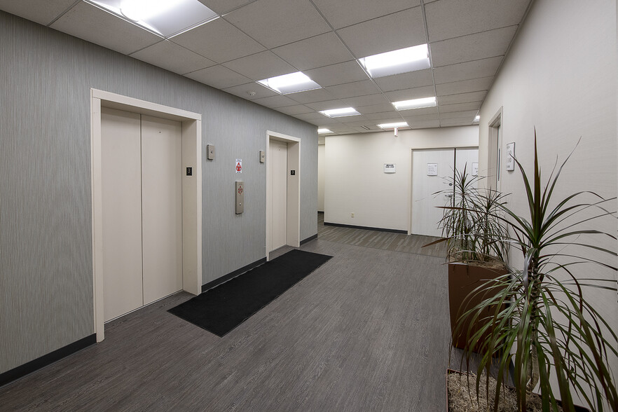 More Photos Of 6701 Rockside Rd, Independence Medical For Lease
