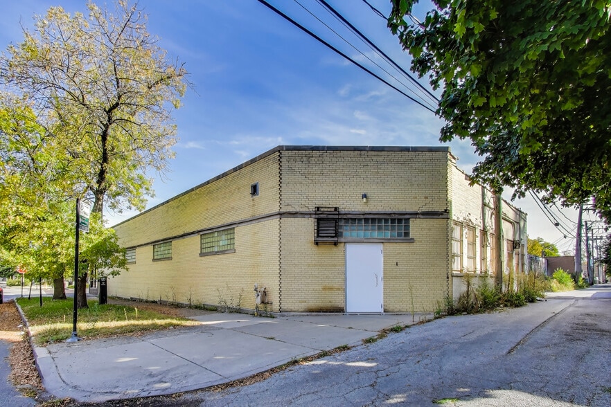 More Photos Of 2255 W 95th St, Chicago Freestanding For Lease