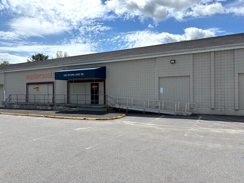 Primary Photo Of 320 Sylvan Lake Rd, Oakville Light Manufacturing For Lease