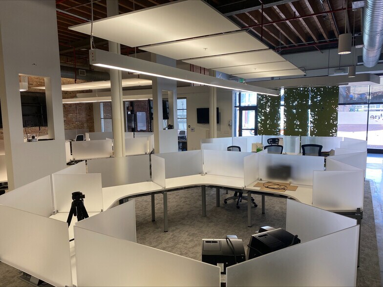 More Photos Of 1525 Hendry St, Fort Myers General Retail For Sale